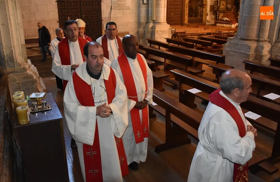 Foto 8 - Pentecost&eacute;s propicia la reuni&oacute;n en Ciudad Rodrigo de los 7 arciprestazgos diocesanos