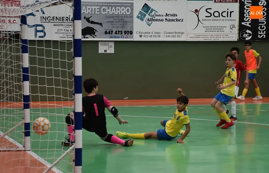 Foto 5 - El III Infantil Regional se pone 2&ordm; tras ganar al FS Cabez&oacute;n con m&aacute;s apuros de los esperados