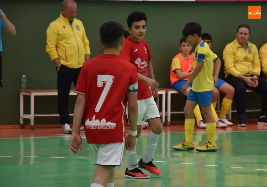 Foto 7 - El III Infantil Regional se pone 2&ordm; tras ganar al FS Cabez&oacute;n con m&aacute;s apuros de los esperados