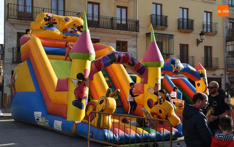 Foto 6 - Los ni&ntilde;os comandan la recta final de la Feria del Farinato