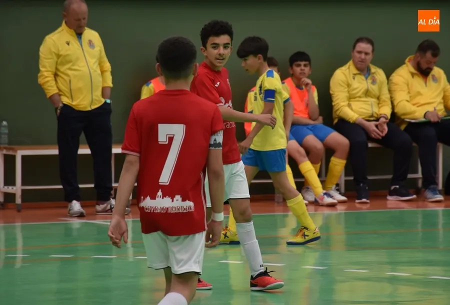 Foto 8 - El III Infantil Regional se pone 2&ordm; tras ganar al FS Cabez&oacute;n con m&aacute;s apuros de los esperados