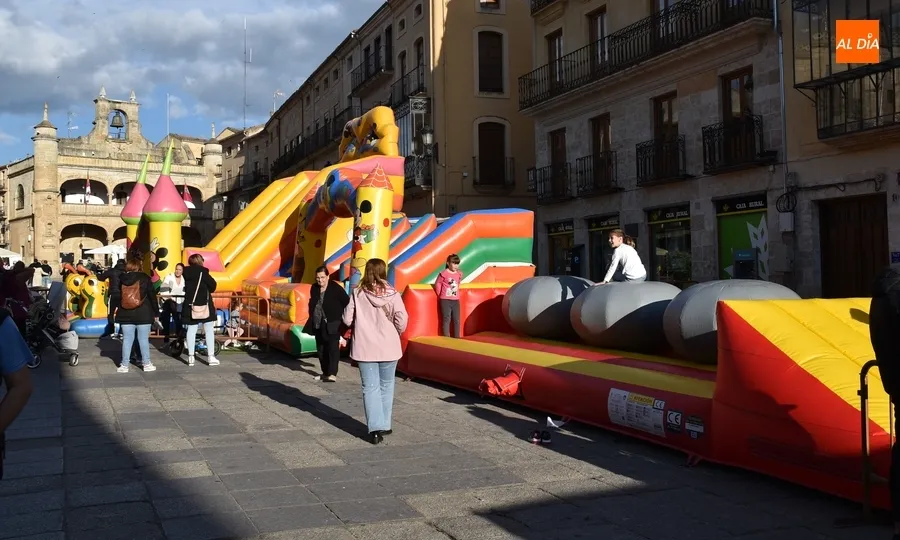 Foto 7 - Los ni&ntilde;os comandan la recta final de la Feria del Farinato