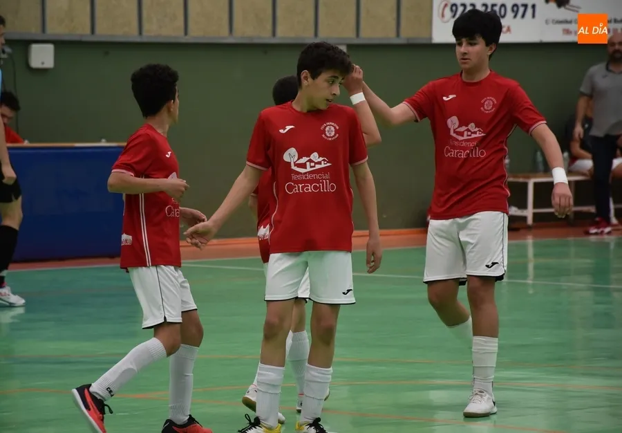 Foto 10 - El III Infantil Regional se pone 2&ordm; tras ganar al FS Cabez&oacute;n con m&aacute;s apuros de los esperados