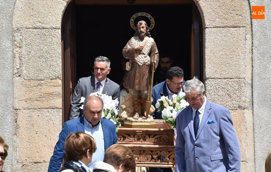 Foto 3 - Solemne apertura a la par que musical de las fiestas patronales de Carpio de Azaba