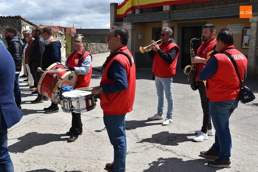Foto 4 - Solemne apertura a la par que musical de las fiestas patronales de Carpio de Azaba