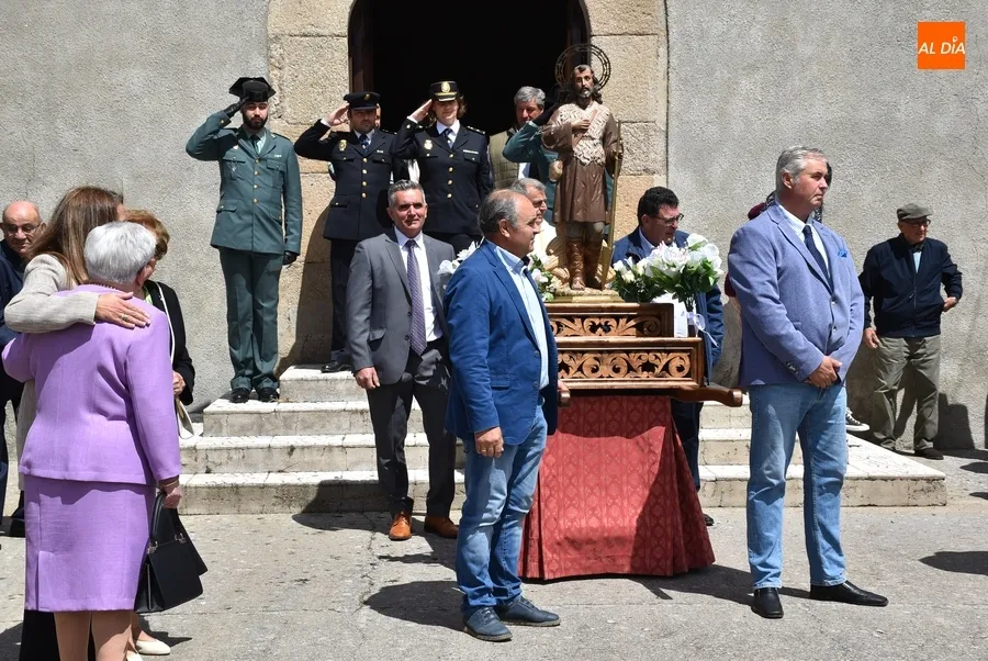 Foto 5 - Solemne apertura a la par que musical de las fiestas patronales de Carpio de Azaba