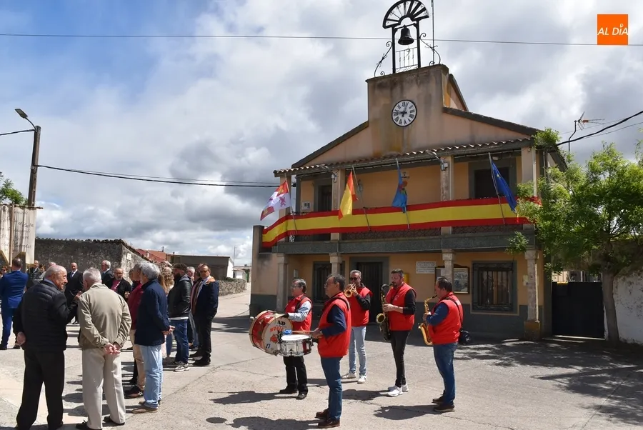 Foto 7 - Solemne apertura a la par que musical de las fiestas patronales de Carpio de Azaba