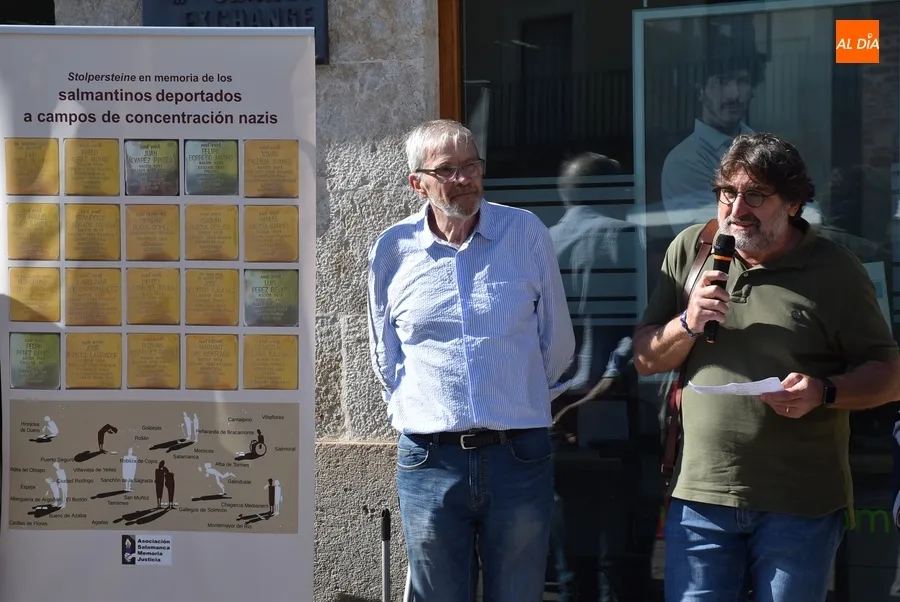 Foto 4 - Instalada en la Plaza Mayor la Stolperstein en recuerdo de Tom&aacute;s Calleja Juanes