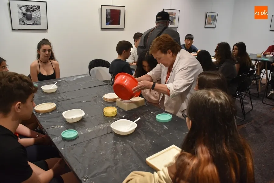Foto 5 - Completados los talleres para escolares al hilo de la exposici&oacute;n de los alumnos de Cer&aacute;mica