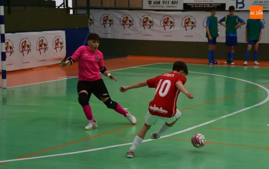 Foto 10 - Victoria sin complicaciones para cerrar el curso del III Cadete ante el colista