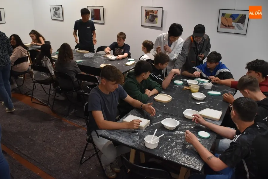 Foto 10 - Completados los talleres para escolares al hilo de la exposici&oacute;n de los alumnos de Cer&aacute;mica