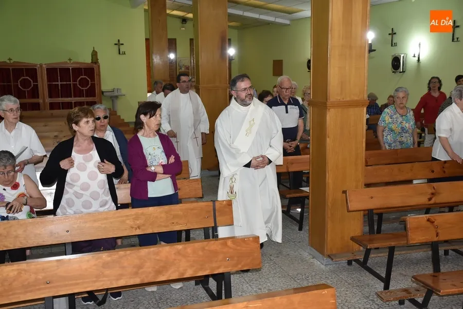 Foto 2 - El equipo de C&aacute;ritas se re&uacute;ne en una eucarist&iacute;a en el d&iacute;a del Corpus Christi
