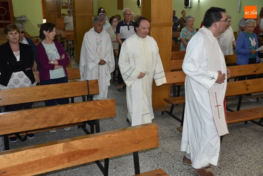 Foto 3 - El equipo de C&aacute;ritas se re&uacute;ne en una eucarist&iacute;a en el d&iacute;a del Corpus Christi