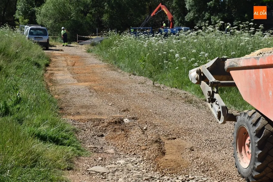 Foto 8 - Pistoletazo de salida al verano 2024 con la instalaci&oacute;n de la pasarela
