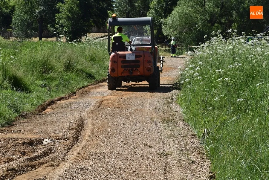 Foto 10 - Pistoletazo de salida al verano 2024 con la instalaci&oacute;n de la pasarela