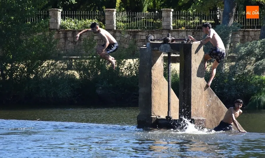 Foto 7 - Eh, s&aacute;canos una foto: Los primeros chapuzones