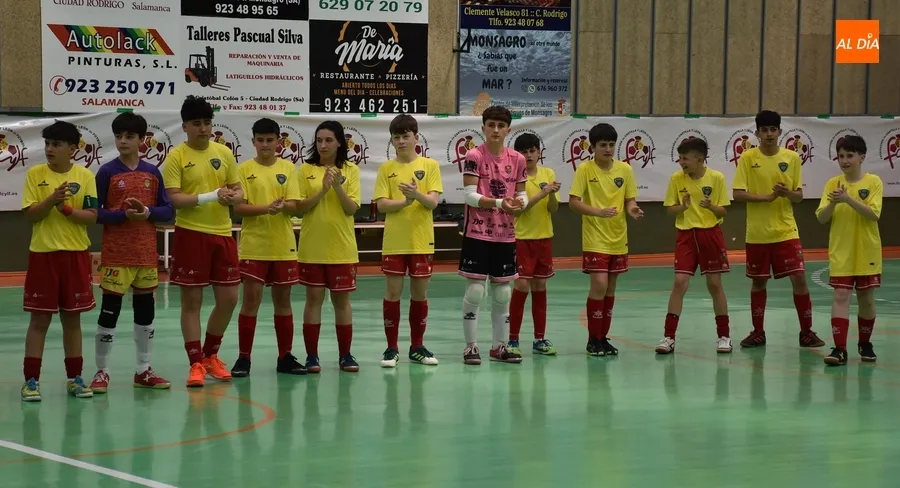Foto 3 - El III Infantil golea y culmina la exigente 1&ordf; Divisi&oacute;n Regional en una espl&eacute;ndida 3&ordf; posici&oacute;n