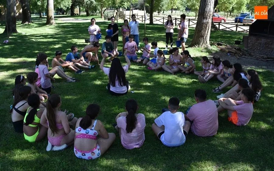 Foto 3 - Antorcha Misionera cierra el curso montando en piragua