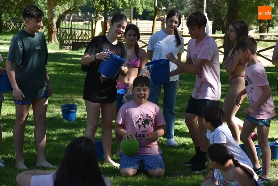 Foto 4 - Antorcha Misionera cierra el curso montando en piragua