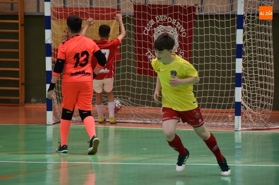 Foto 7 - El III Infantil golea y culmina la exigente 1&ordf; Divisi&oacute;n Regional en una espl&eacute;ndida 3&ordf; posici&oacute;n