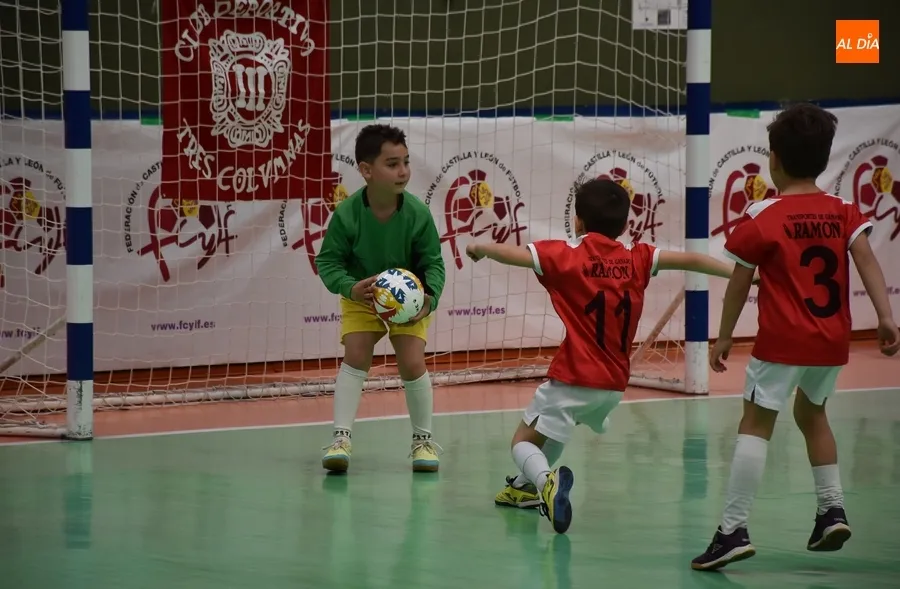 Foto 3 - Esalza repite t&iacute;tulo en la gran fiesta de los 15 a&ntilde;os de la Liga Prebenjam&iacute;n del III Columnas
