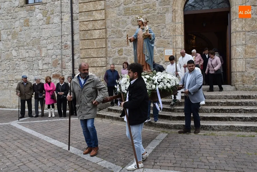 Foto 3 - El cielo respeta el tr&aacute;nsito de la Virgen de los Remedios por las calles de San Crist&oacute;bal