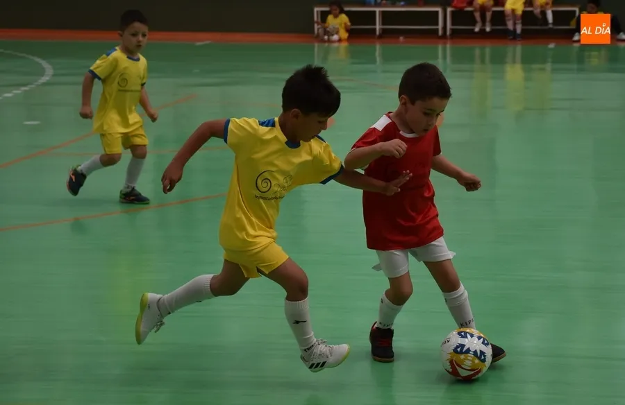 Foto 5 - Esalza repite t&iacute;tulo en la gran fiesta de los 15 a&ntilde;os de la Liga Prebenjam&iacute;n del III Columnas