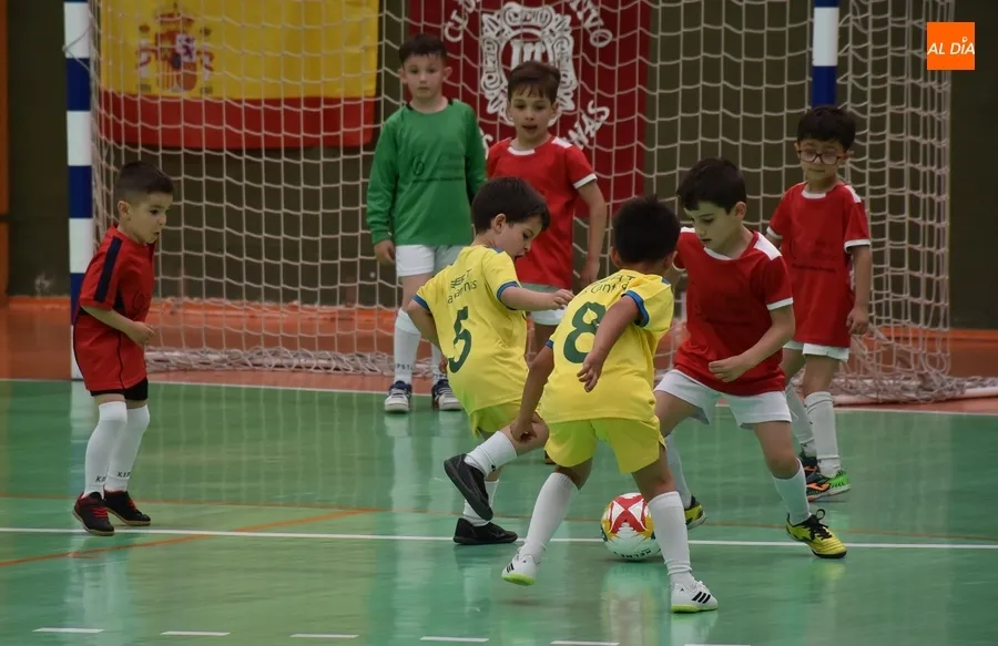 Foto 7 - Esalza repite t&iacute;tulo en la gran fiesta de los 15 a&ntilde;os de la Liga Prebenjam&iacute;n del III Columnas