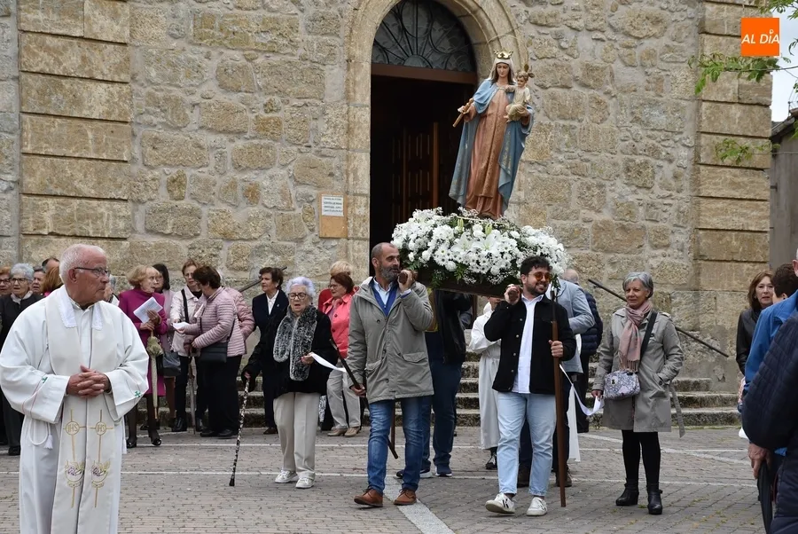 Foto 6 - El cielo respeta el tr&aacute;nsito de la Virgen de los Remedios por las calles de San Crist&oacute;bal