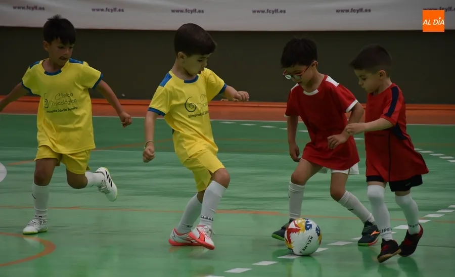 Foto 9 - Esalza repite t&iacute;tulo en la gran fiesta de los 15 a&ntilde;os de la Liga Prebenjam&iacute;n del III Columnas