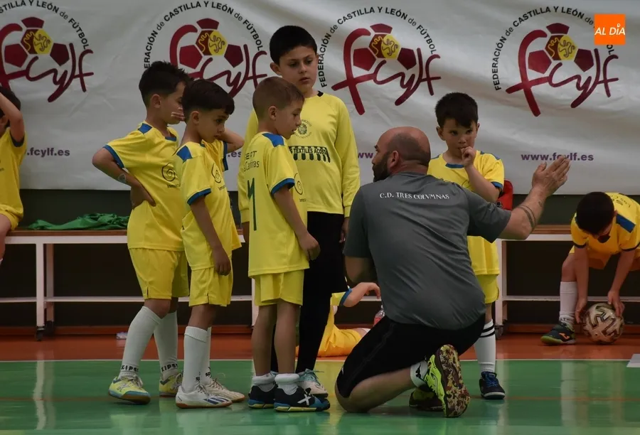 Foto 11 - Esalza repite t&iacute;tulo en la gran fiesta de los 15 a&ntilde;os de la Liga Prebenjam&iacute;n del III Columnas