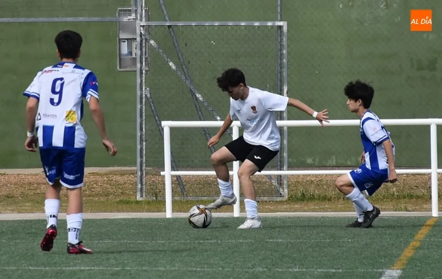 Foto 4 - El &uacute;ltimo partido del Juvenil del Ciudad Rodrigo empieza 1 hora tarde porque el &aacute;rbitro se fue &iexcl;a B&eacute;jar!
