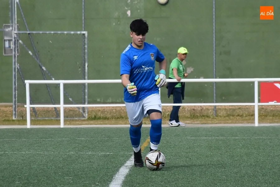Foto 5 - El &uacute;ltimo partido del Juvenil del Ciudad Rodrigo empieza 1 hora tarde porque el &aacute;rbitro se fue &iexcl;a B&eacute;jar!