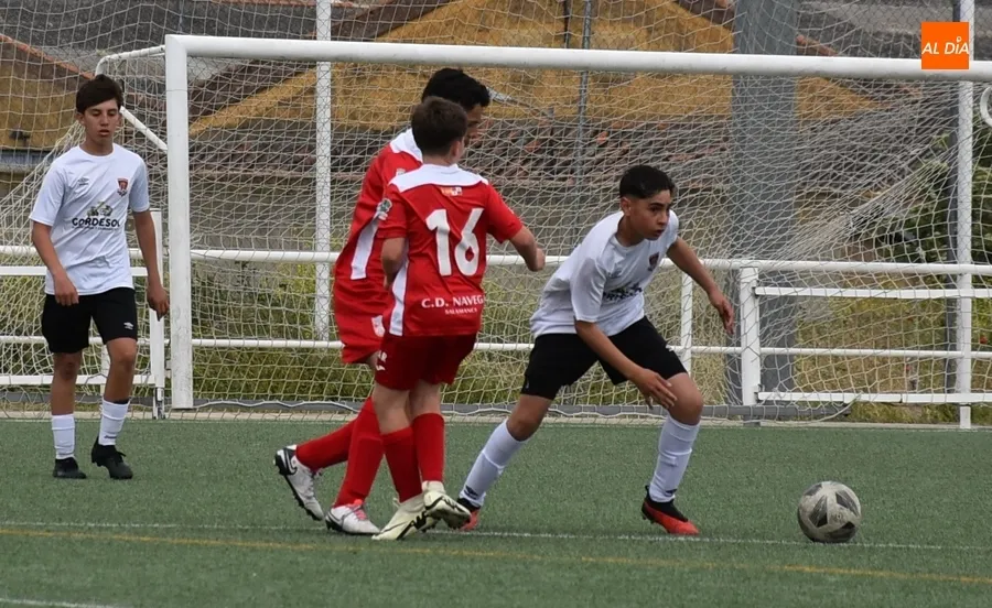 Foto 3 - El Infantil del Ciudad Rodrigo se despide de su afici&oacute;n goleando al Navega B