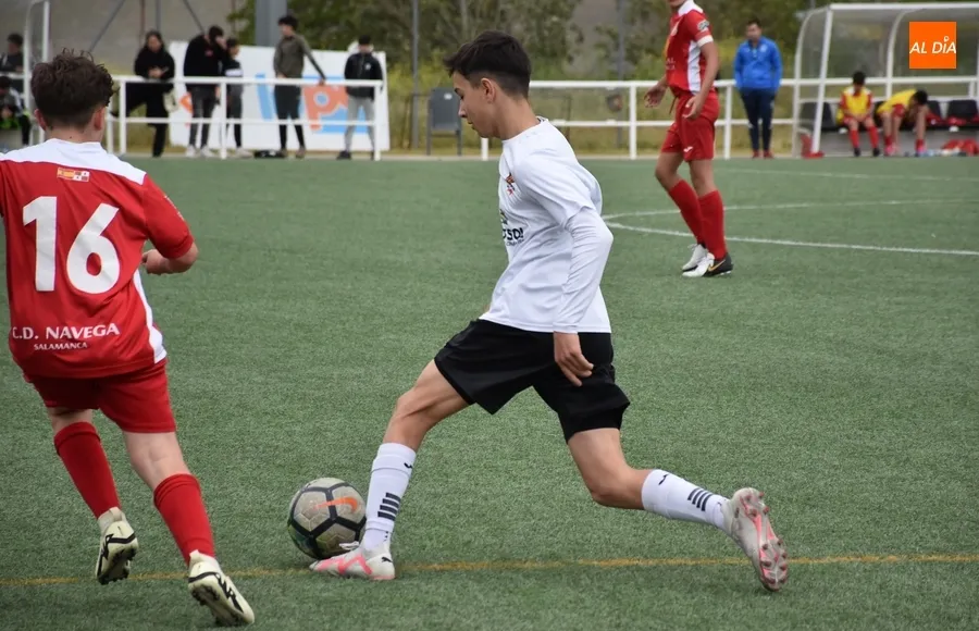 Foto 8 - El Infantil del Ciudad Rodrigo se despide de su afici&oacute;n goleando al Navega B