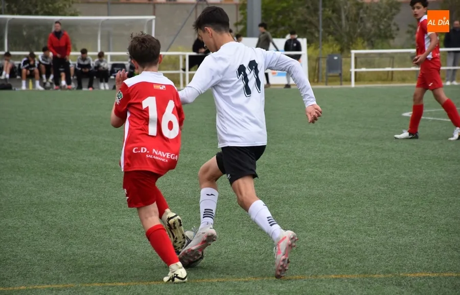 Foto 9 - El Infantil del Ciudad Rodrigo se despide de su afici&oacute;n goleando al Navega B