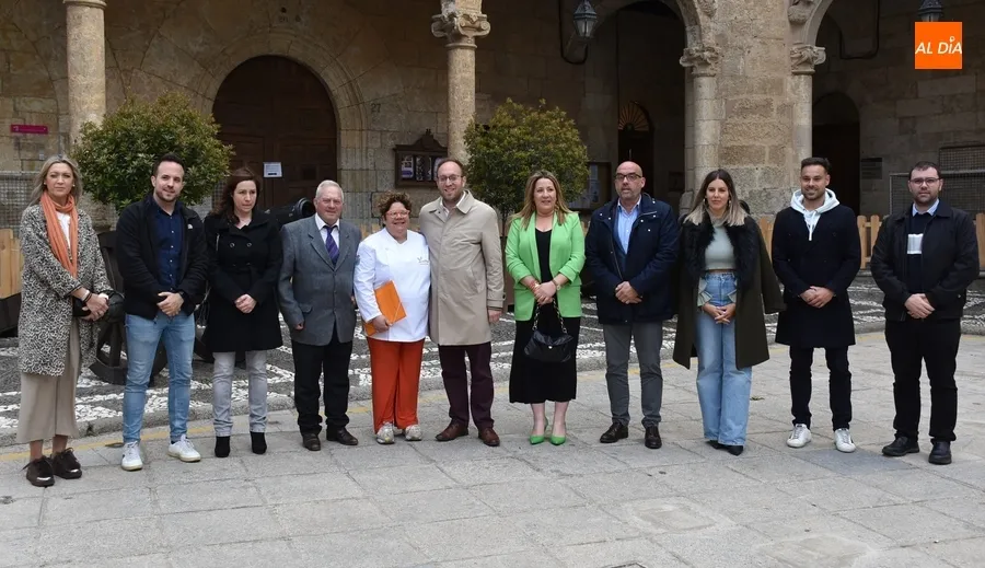 Foto 2 - Leticia Mart&iacute;n Palos inaugura la Feria del Farinato relatando la &ldquo;nueva visi&oacute;n&rdquo; que le ha dado