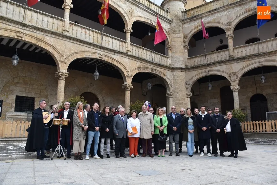 Foto 6 - Leticia Mart&iacute;n Palos inaugura la Feria del Farinato relatando la &ldquo;nueva visi&oacute;n&rdquo; que le ha dado