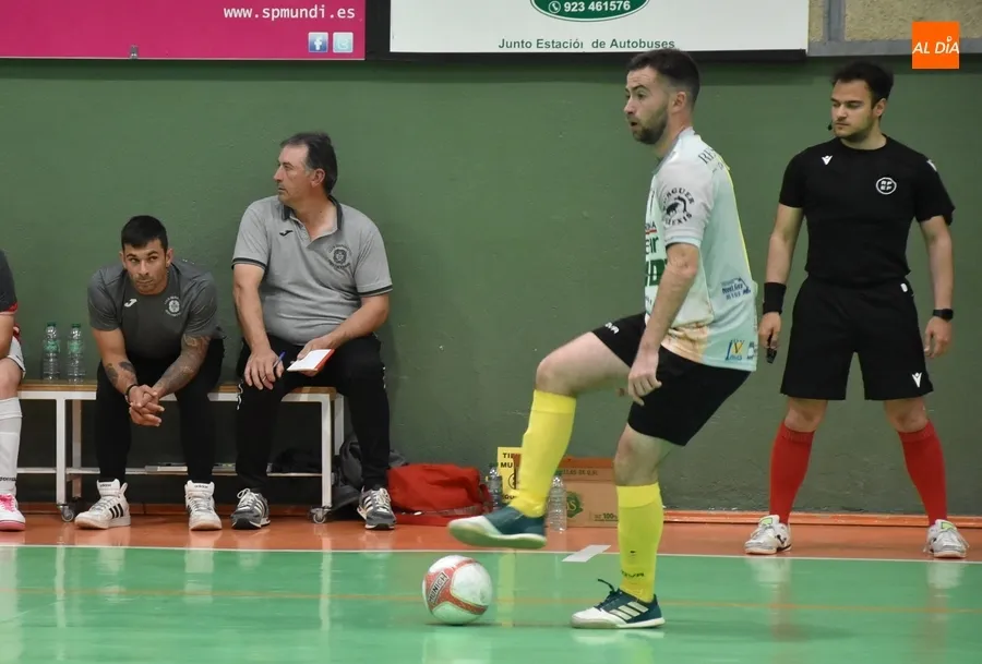 Foto 2 - El III Senior prolonga su &oacute;ptimo estado superando a un rival directo en la tabla al que pudo golear