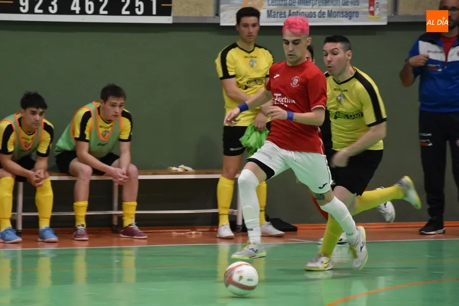 Foto 4 - El III Senior prolonga su &oacute;ptimo estado superando a un rival directo en la tabla al que pudo golear