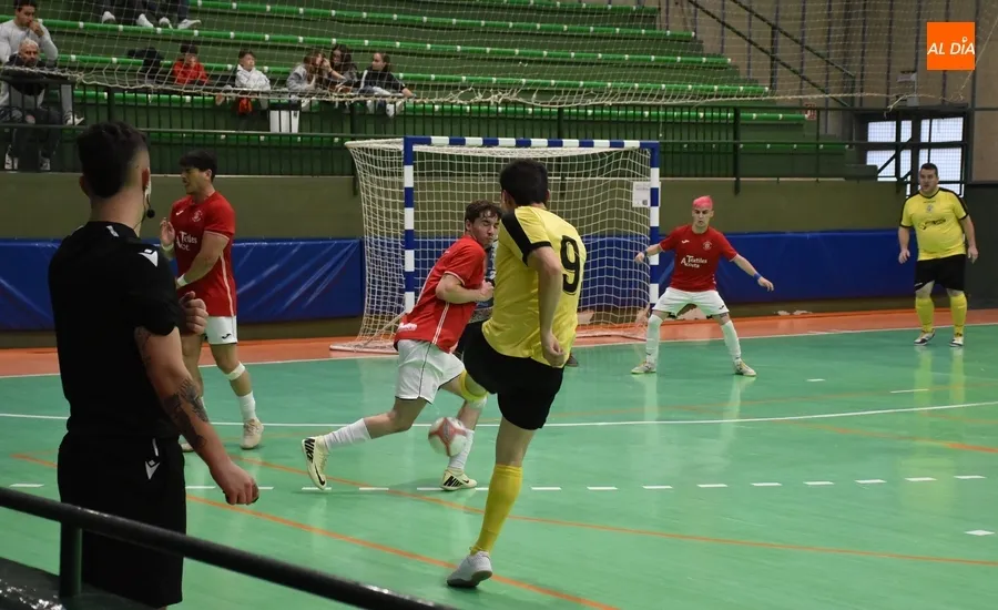 Foto 5 - El III Senior prolonga su &oacute;ptimo estado superando a un rival directo en la tabla al que pudo golear