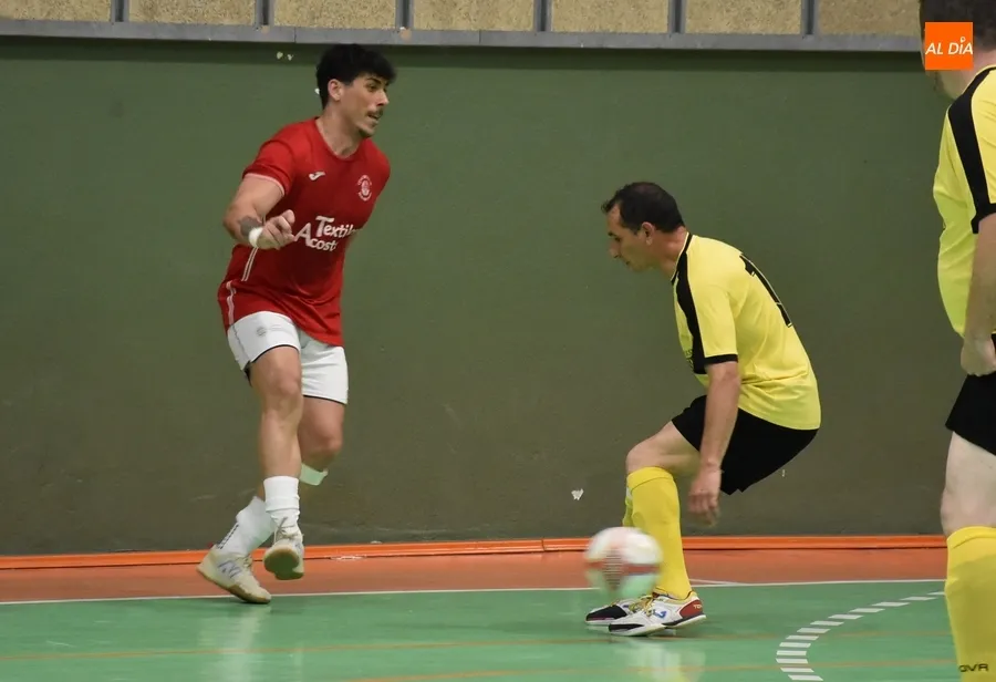 Foto 8 - El III Senior prolonga su &oacute;ptimo estado superando a un rival directo en la tabla al que pudo golear