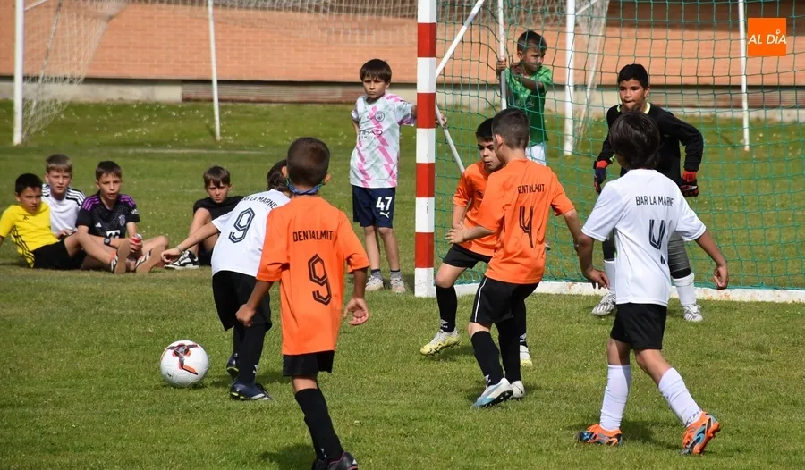 Foto 9 - Motoval se corona campe&oacute;n de la 1&ordf; Liga Prebenjam&iacute;n Siega Verde del Ciudad Rodrigo CF