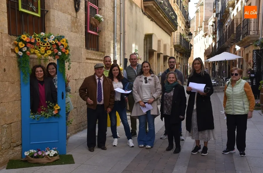 Foto 4 - Las zonas participantes en el Concurso Floral reciben la visita del jurado