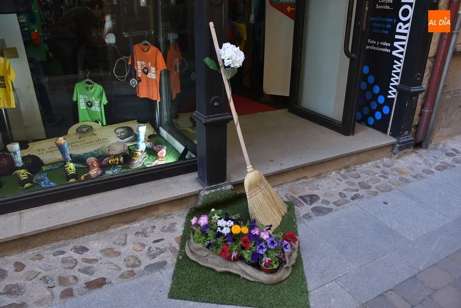 Foto 6 - Las zonas participantes en el Concurso Floral reciben la visita del jurado