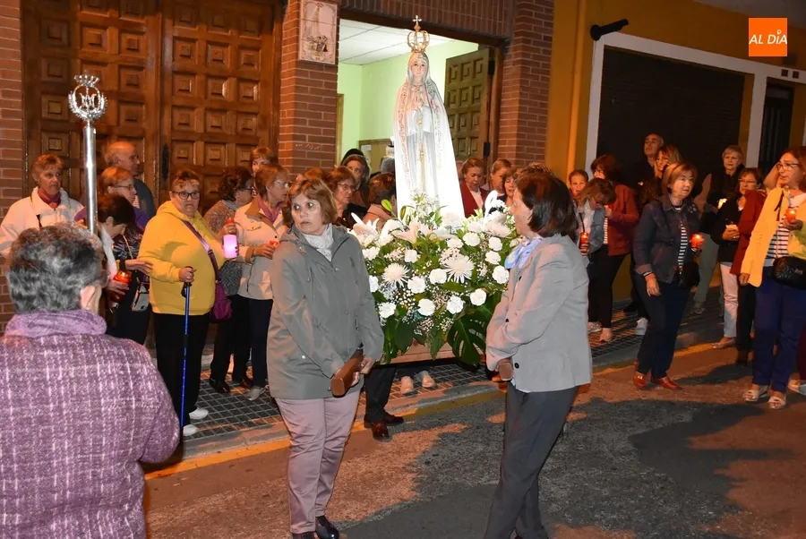 Foto 2 - La Virgen de F&aacute;tima pide por la paz en el mundo en su trayecto nocturno por el Valle de San Mart&iacute;n