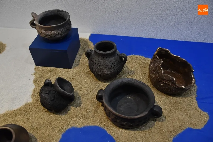 Foto 9 - Los alumnos de Cer&aacute;mica de la Escuela de Adultos llevan sus creaciones hasta la Casa de la Cultura