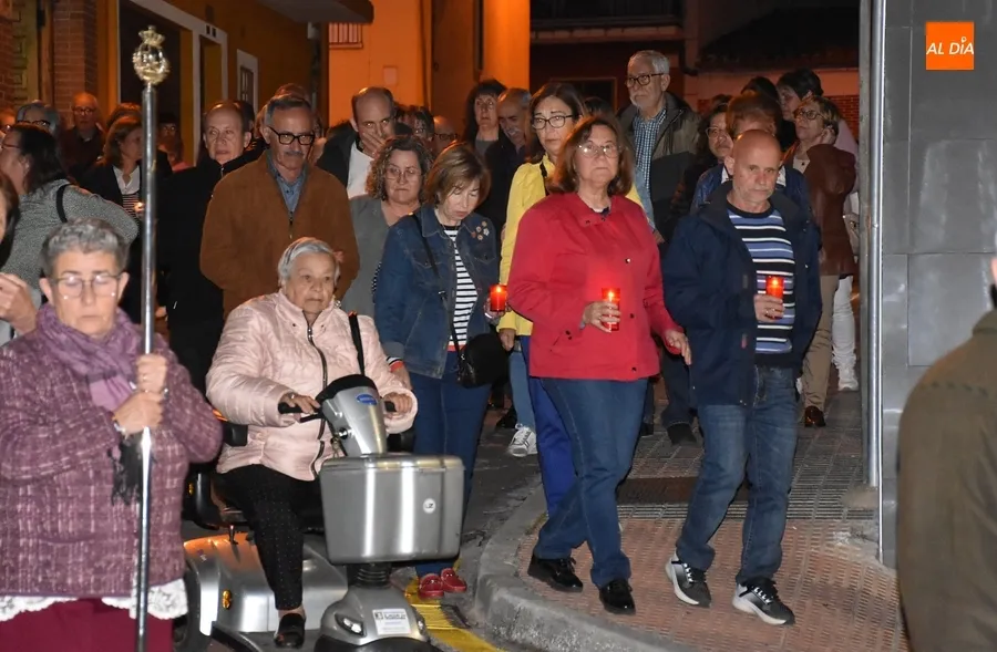 Foto 5 - La Virgen de F&aacute;tima pide por la paz en el mundo en su trayecto nocturno por el Valle de San Mart&iacute;n