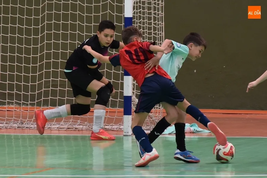 Foto 3 - Los alevines A y B del III Columnas recuperan con &eacute;xito partidos que se aplazaron en octubre