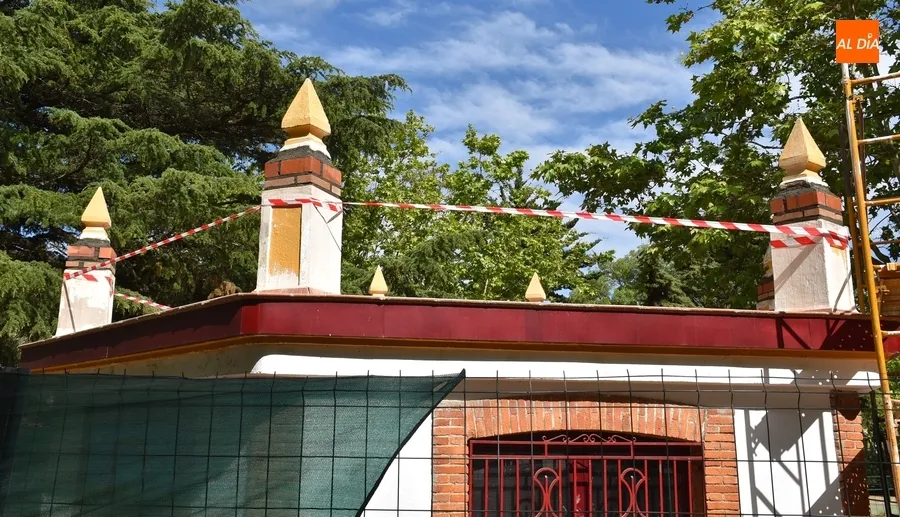 Foto 4 - Recrecidos los pilares de la terraza del templete de La Glorieta